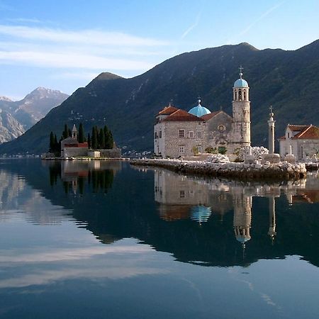 Holiday Home Stone House Perast Exterior photo