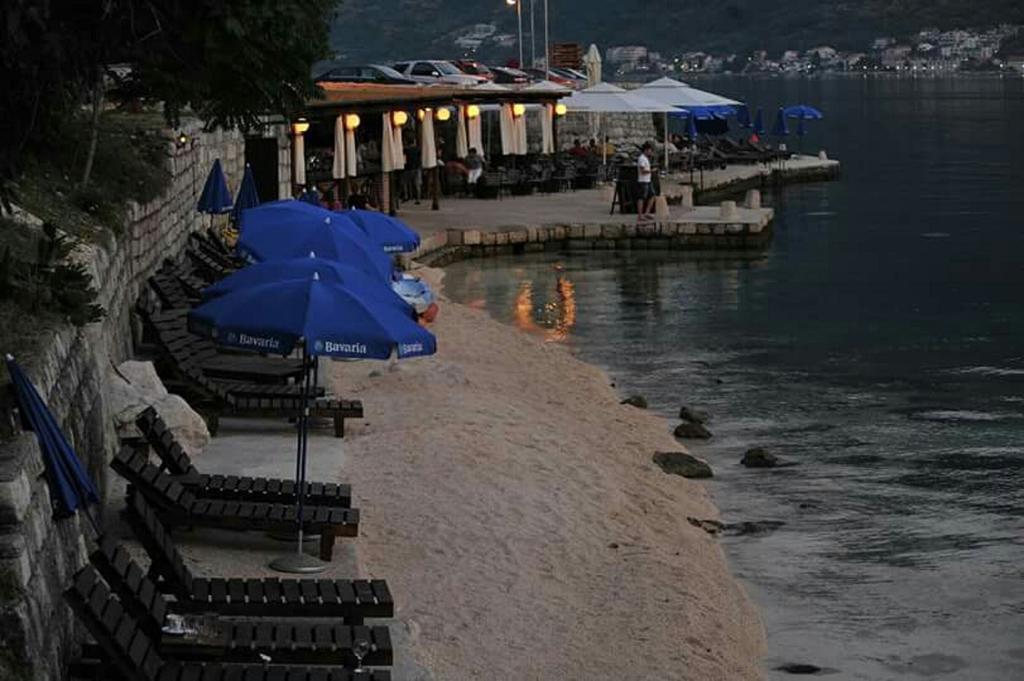 Holiday Home Stone House Perast Exterior photo